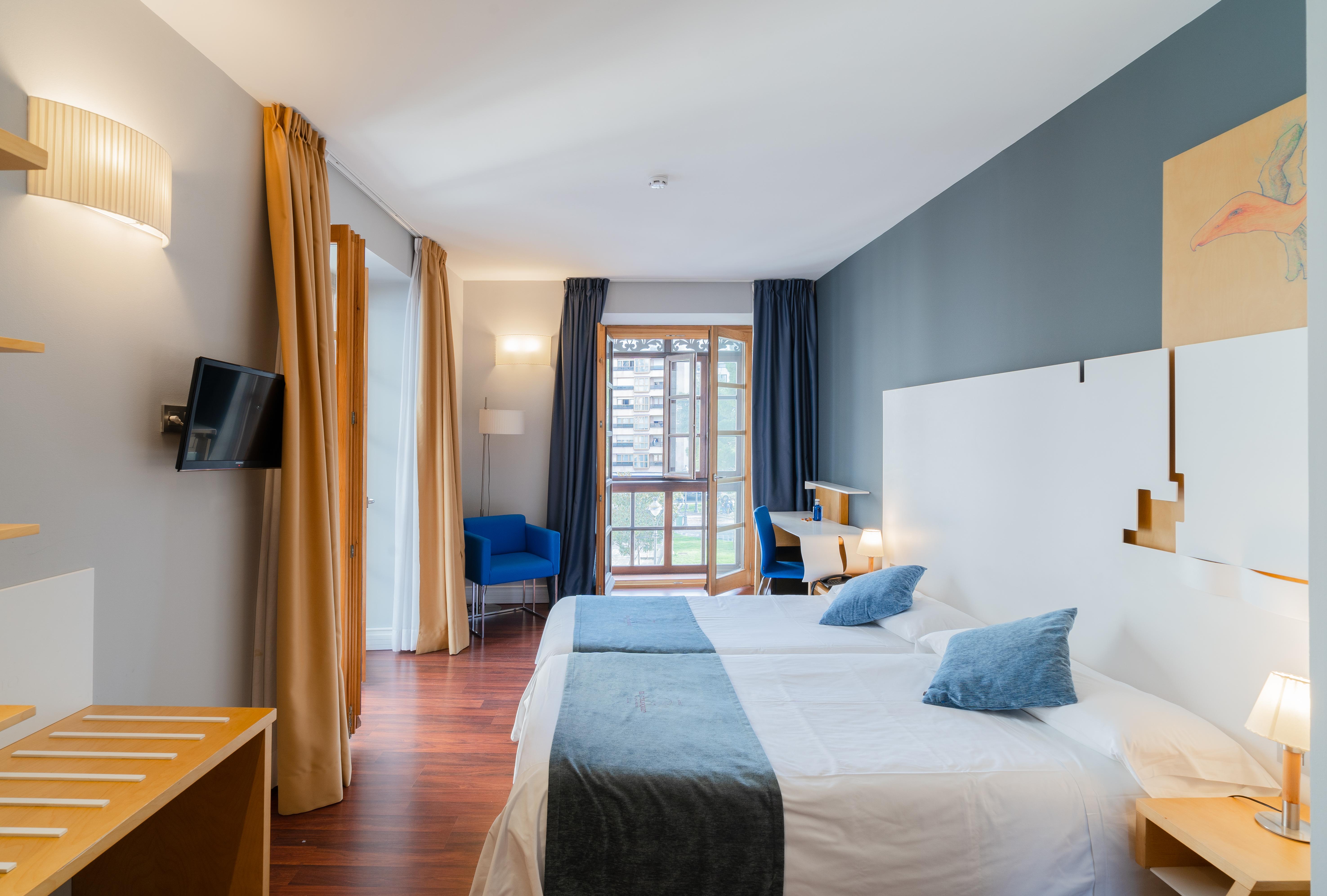 Zenit El Coloquio Hotel Валадоид Екстериор снимка
